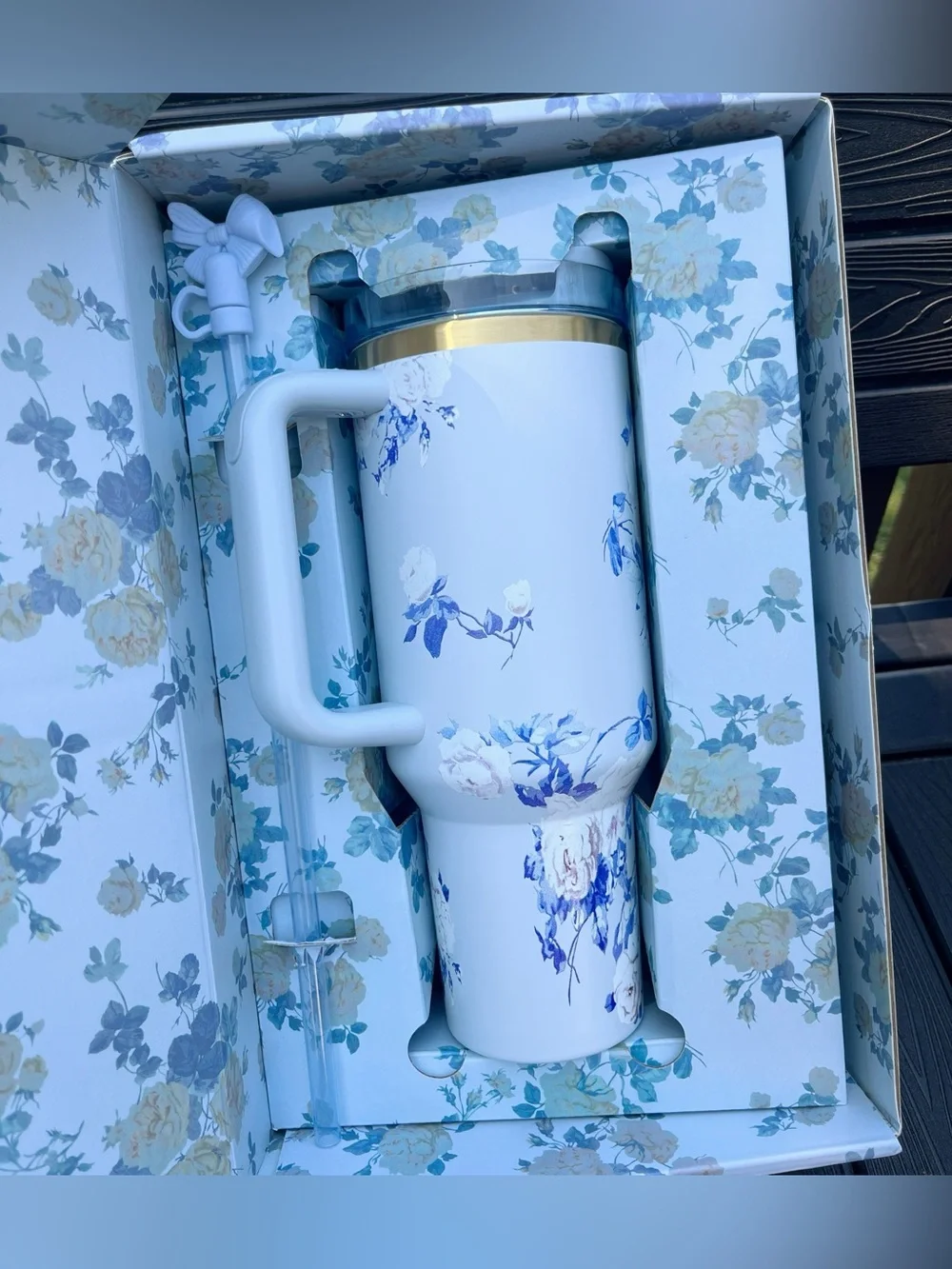 Stanley Blue Floral 40oz Cup - Picture 5 of 8